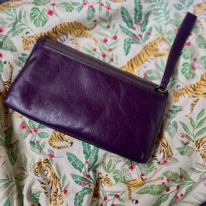 Hobo Lauren Eggplant Kisslock Wristlet